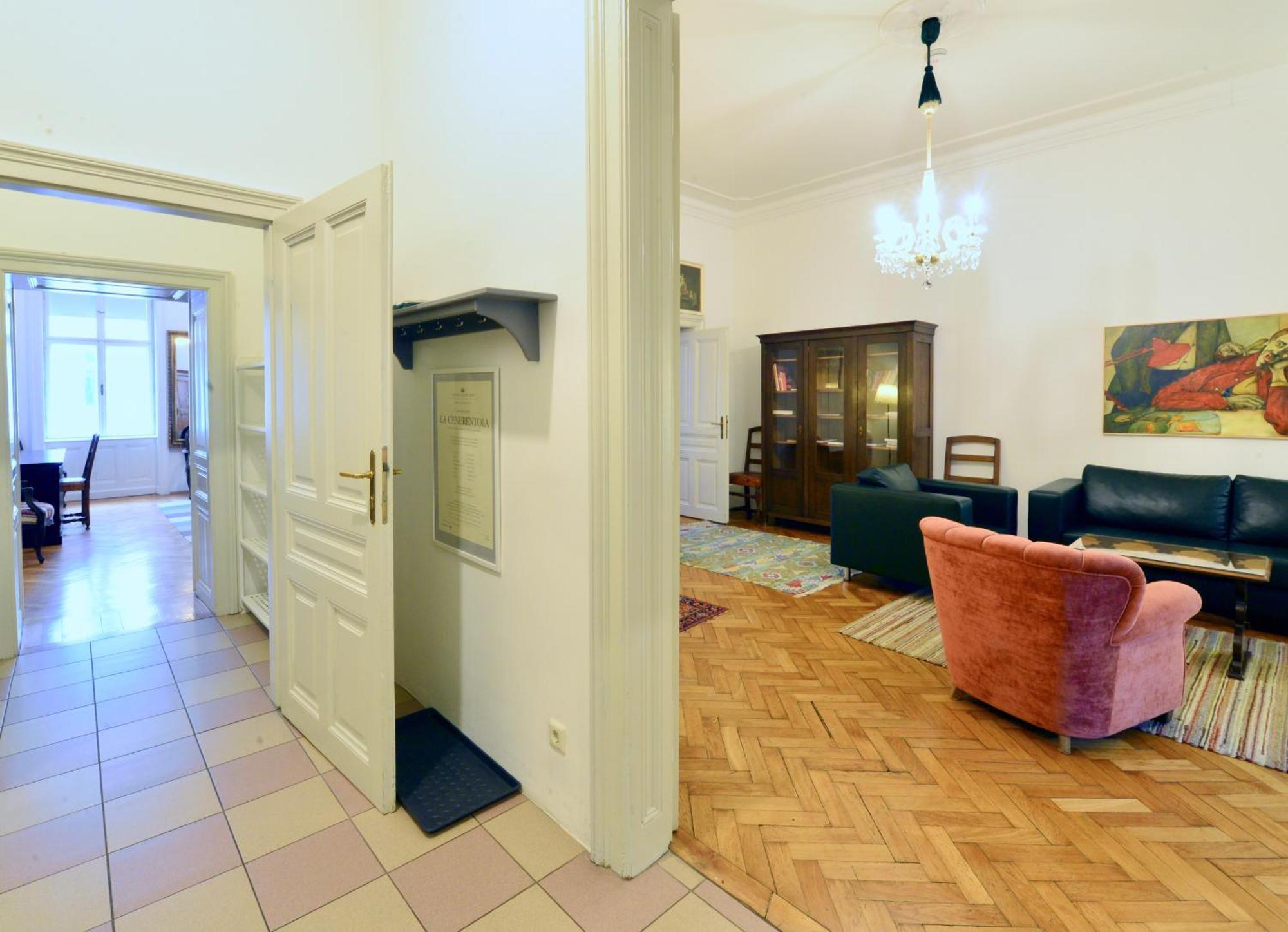 Top Flat - 1 Free Parking Space At The Metro Viena Exterior foto
