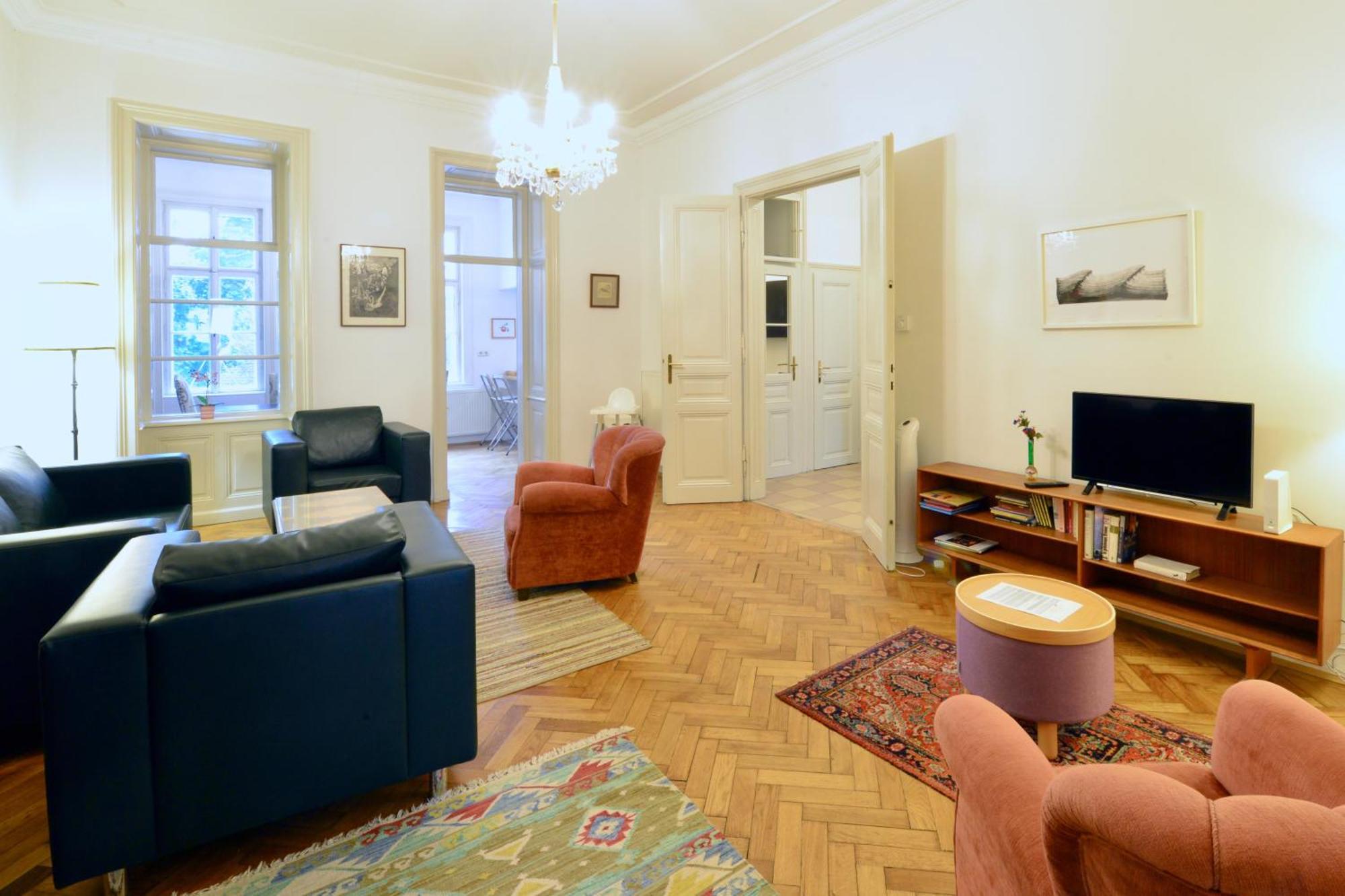 Top Flat - 1 Free Parking Space At The Metro Viena Exterior foto
