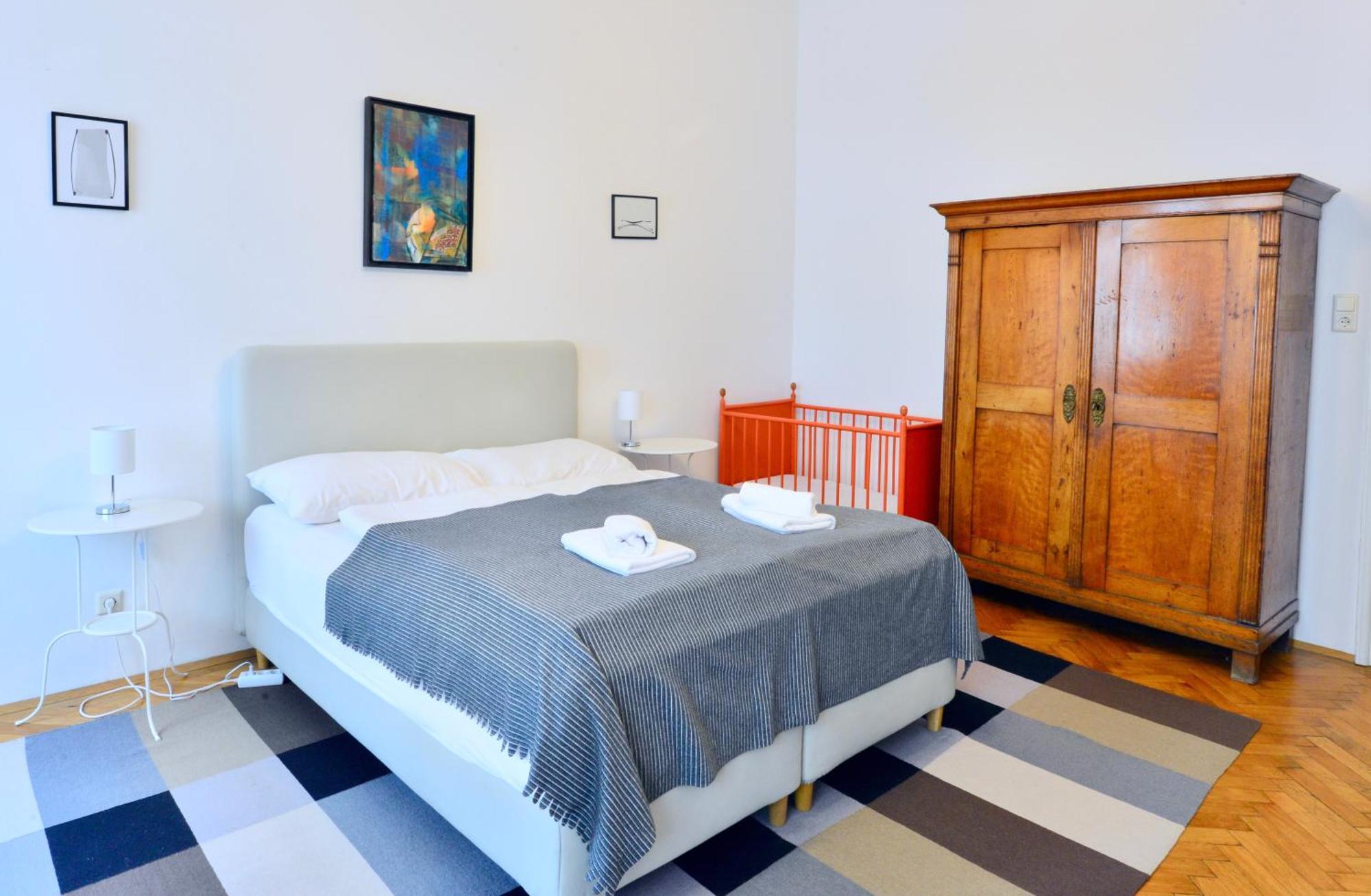 Top Flat - 1 Free Parking Space At The Metro Viena Exterior foto