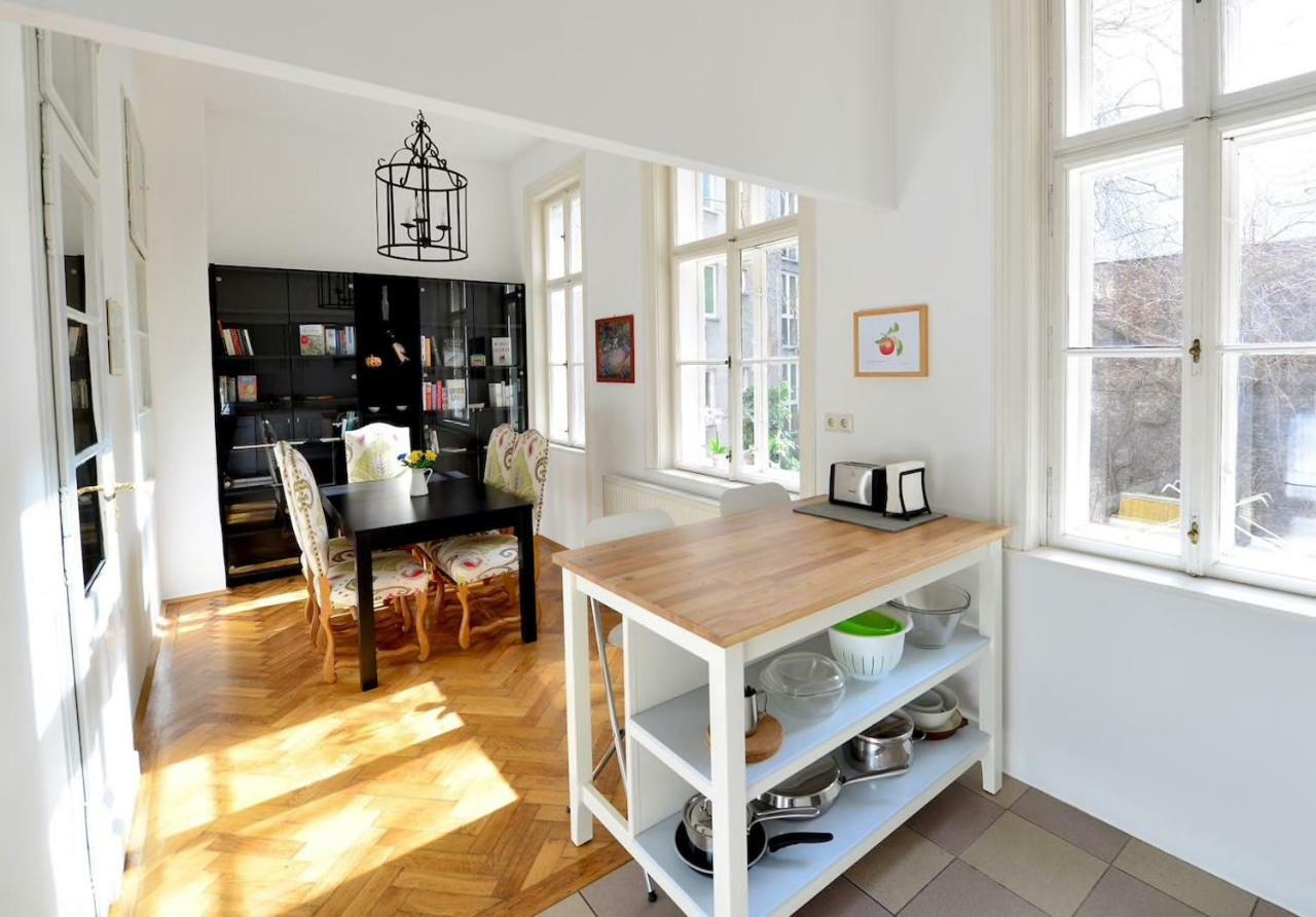 Top Flat - 1 Free Parking Space At The Metro Viena Exterior foto