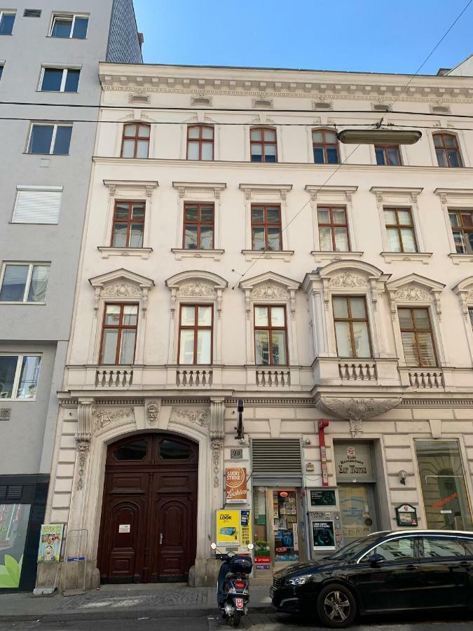 Top Flat - 1 Free Parking Space At The Metro Viena Exterior foto